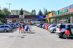 Vsetín – renovation of the Planeo electronics store and the dm drogerie